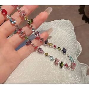 🌺 NEW Stunning multicolored crystal sparkling necklace 🌺
